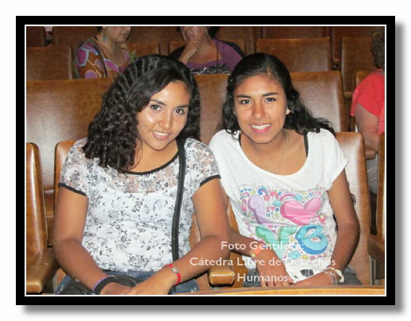 Docentes, alumnos y publico en general estuvieron presentes.